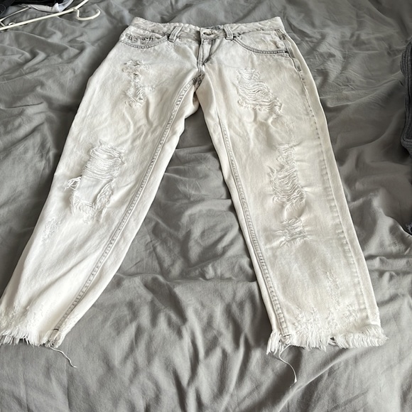 Zara white ankle length jeans. Size 02 - Picture 3 of 6